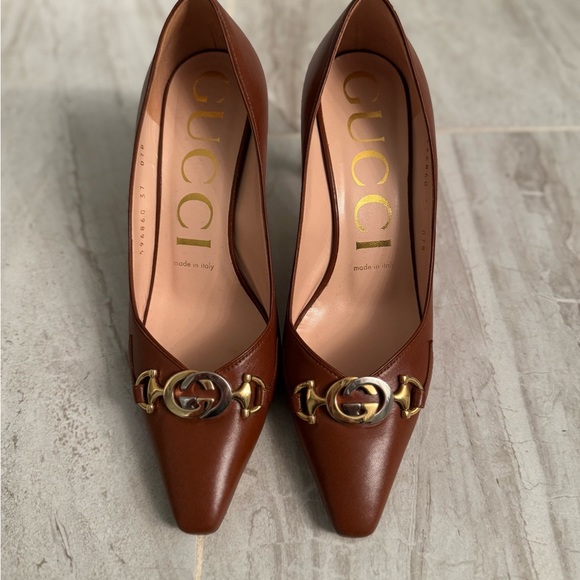 Gucci Women's Brown Leather Heels with Gold Detail - Picture 1 of 3